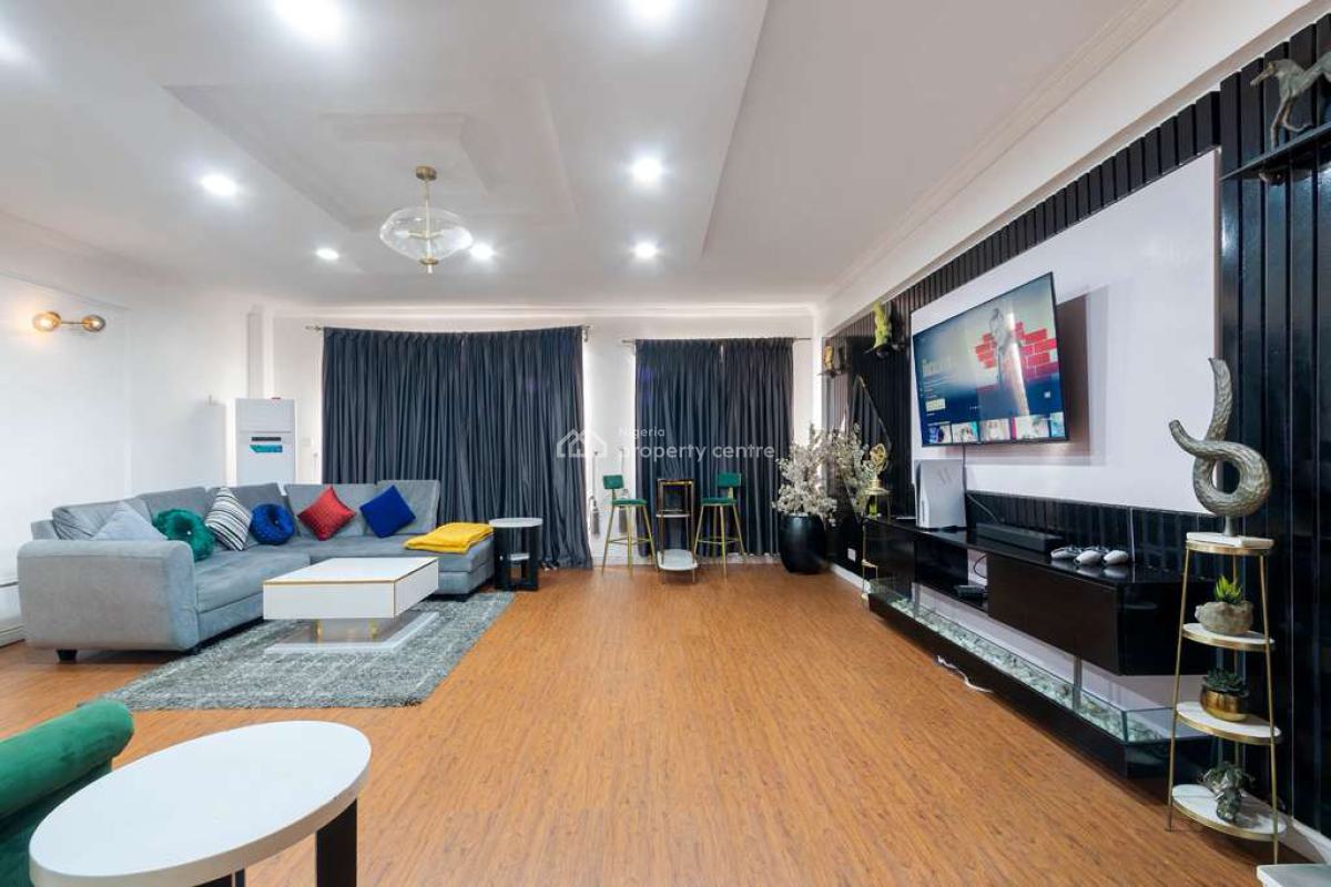 Luxurious Stay at Your Ideal Getaway Waterfront, Admiralty, Lekki Phase 1, Lekki, Lagos, Flat / Apartment Short Let