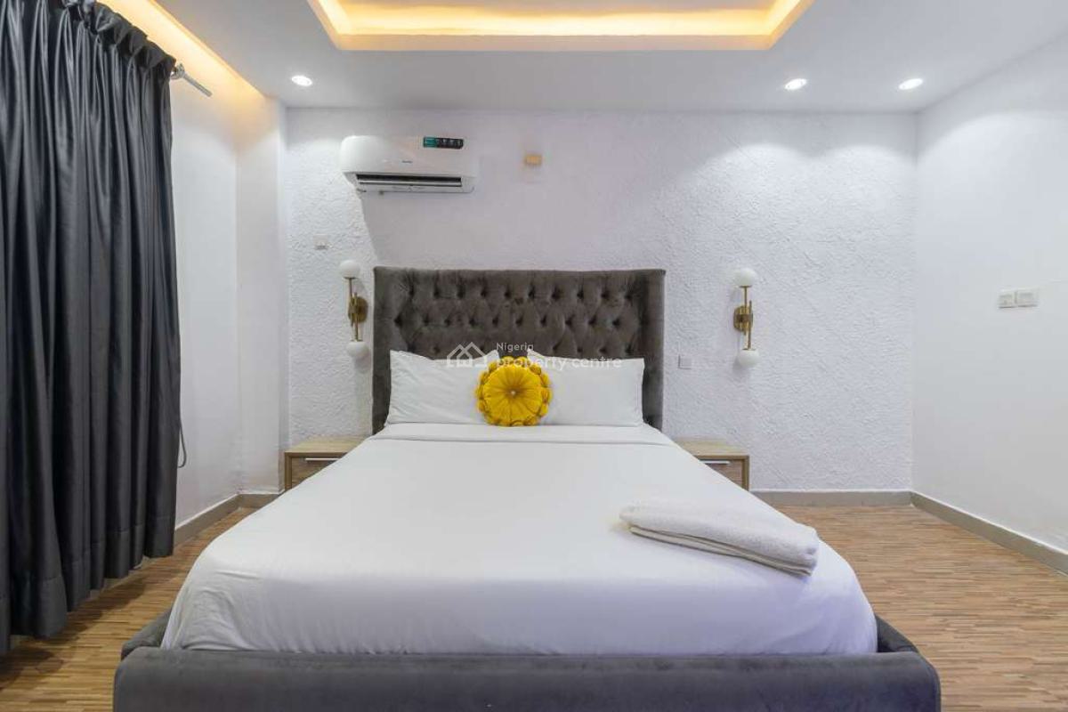 Luxurious Stay at Your Ideal Getaway Waterfront, Admiralty, Lekki Phase 1, Lekki, Lagos, Flat / Apartment Short Let