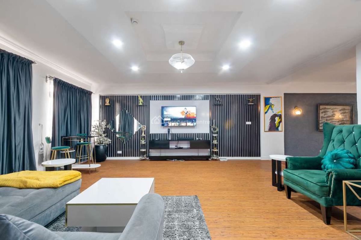 Luxurious Stay at Your Ideal Getaway Waterfront, Admiralty, Lekki Phase 1, Lekki, Lagos, Flat / Apartment Short Let