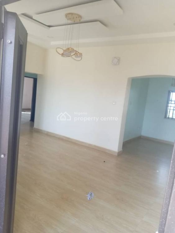 Luxurious 2 Bedroom Flat, Crd Estate, Sabon Lugbe, Lugbe District, Abuja, Flat / Apartment for Rent