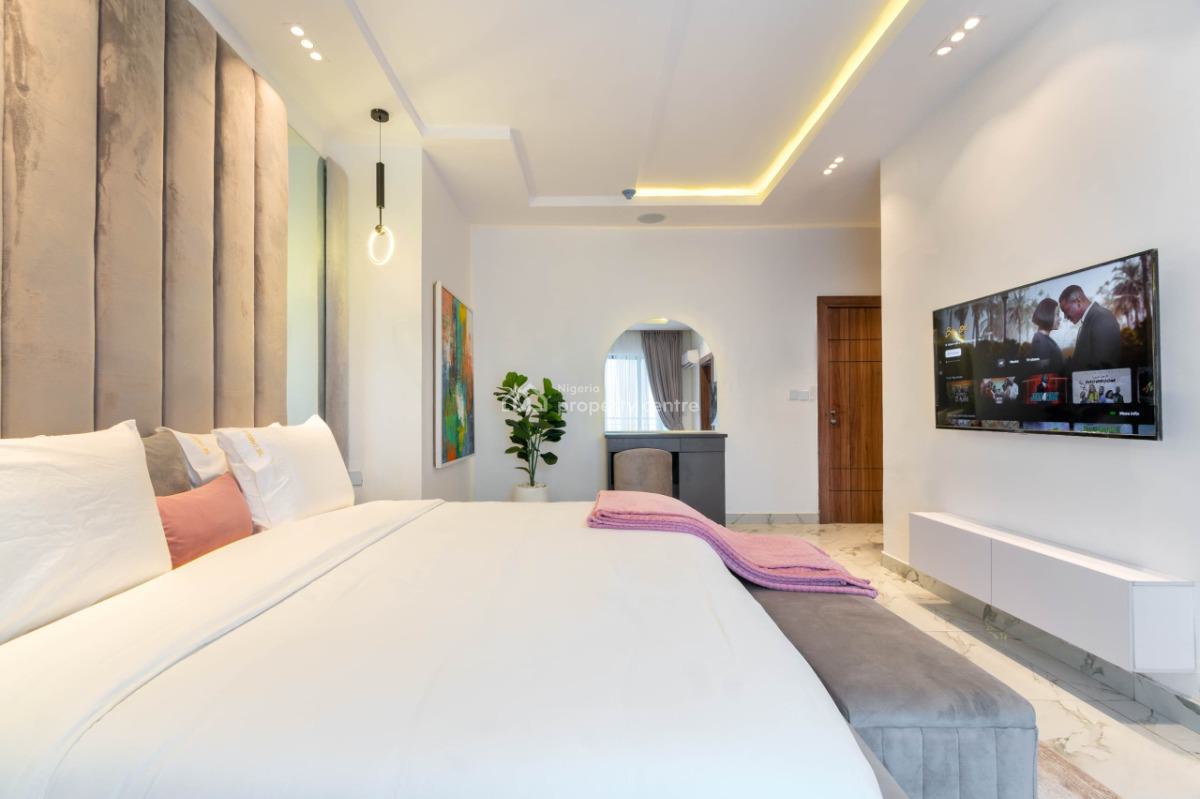 Luxury 2 Bedroom Apartment with 24/7 Light, Pool and Netflix, Lekki Phase 1, Lekki, Lagos, Flat / Apartment Short Let