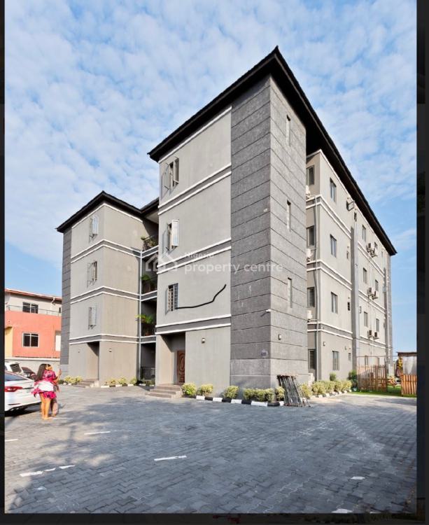 Beautiful Three(3) Bedrooms Apartment with Pool, Grey Heaven Gate Estate, Lekki Phase 1, Lekki, Lagos, Flat / Apartment Short Let