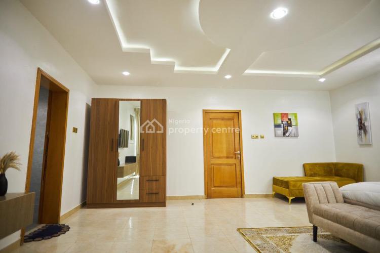 3 Bedrooms Luxury Apartment, Gra Phase 2, Magodo, Lagos, Flat / Apartment Short Let