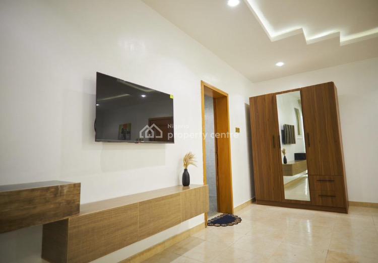 3 Bedrooms Luxury Apartment, Gra Phase 2, Magodo, Lagos, Flat / Apartment Short Let