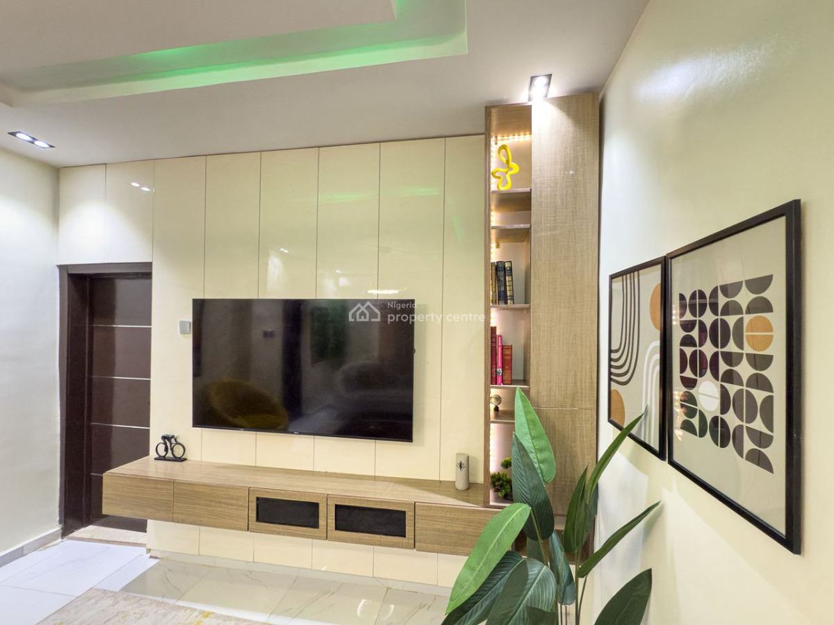 2 Bedrooms Luxury Apartment, Moradeun, Gra Phase 2, Magodo, Lagos, Flat / Apartment Short Let