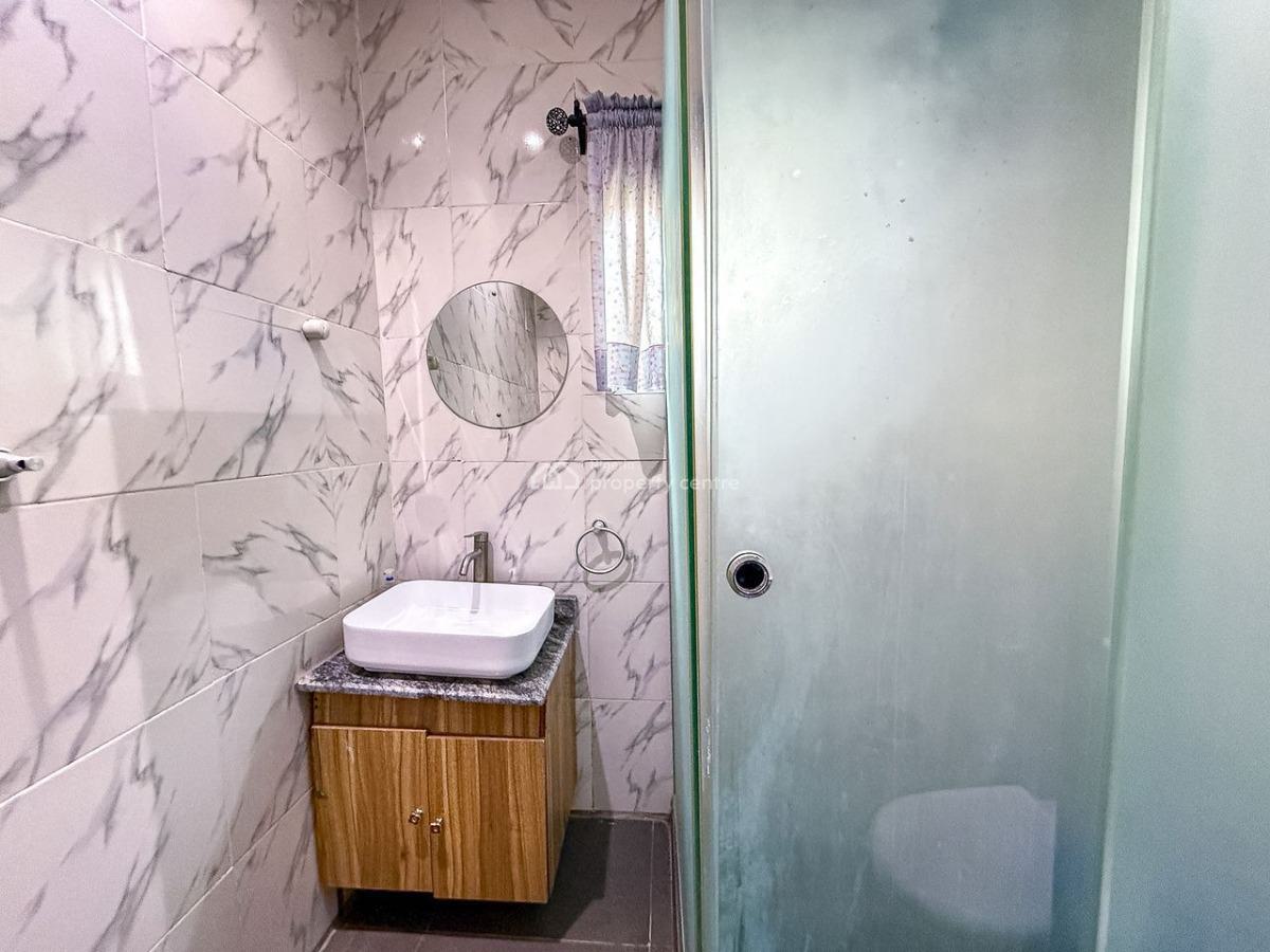 2 Bedrooms Luxury Apartment, Moradeun, Gra Phase 2, Magodo, Lagos, Flat / Apartment Short Let