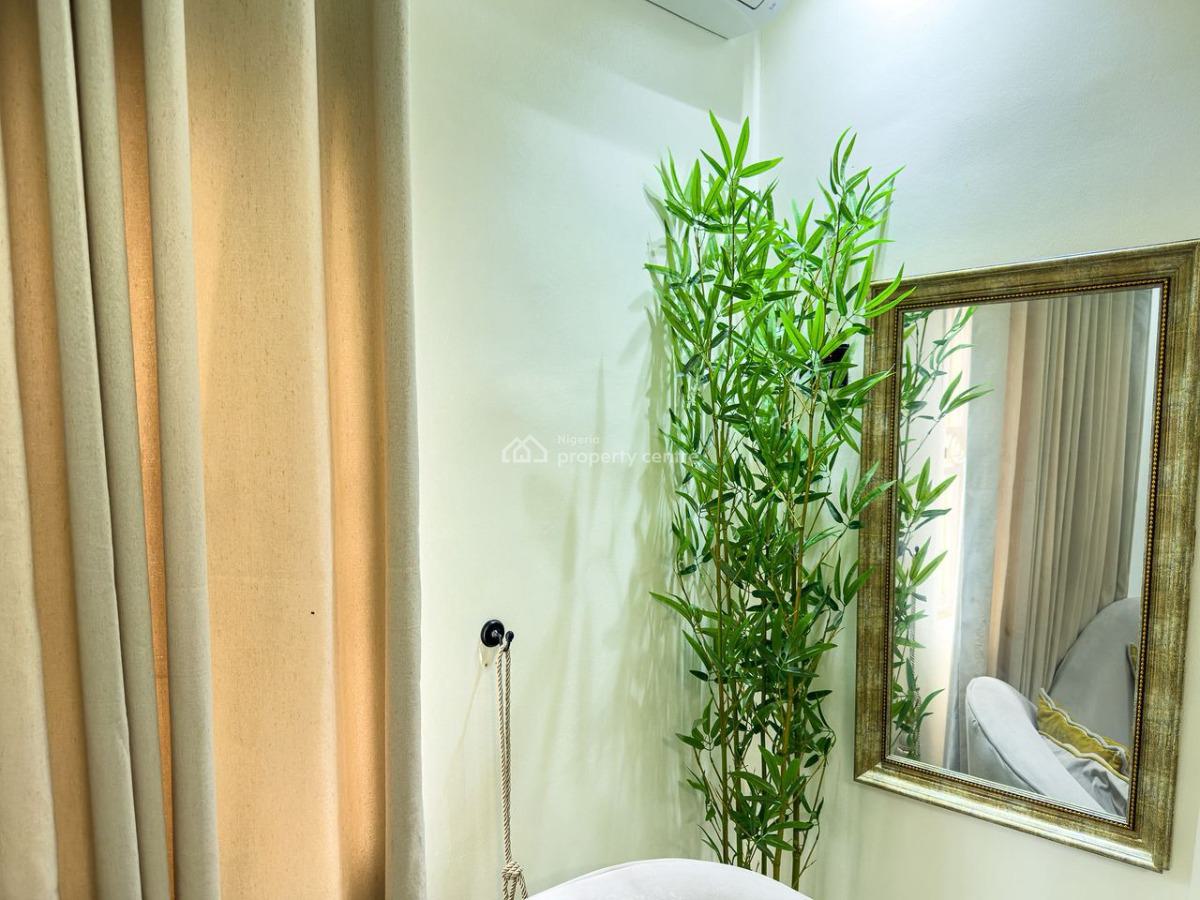 2 Bedrooms Luxury Apartment, Moradeun, Gra Phase 2, Magodo, Lagos, Flat / Apartment Short Let
