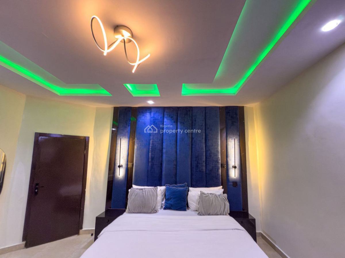 2 Bedrooms Luxury Apartment, Moradeun, Gra Phase 2, Magodo, Lagos, Flat / Apartment Short Let