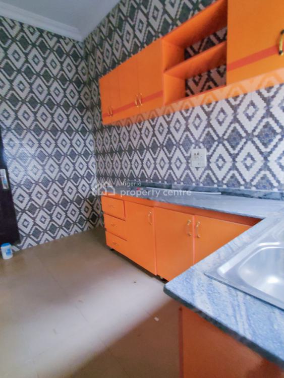 For Rent 3 Bedroom Flat, Olokonla Road, Olokonla, Ajah, Lagos 3 Beds