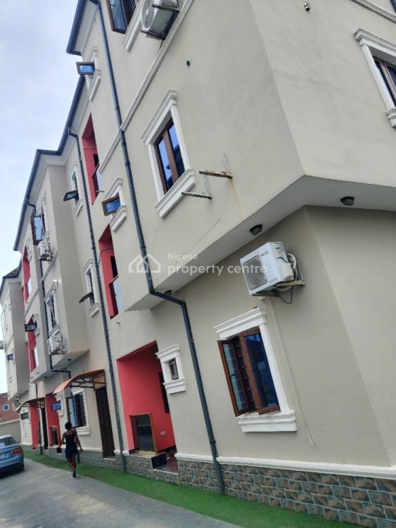 Magnificent 2 Bedroom Flat, 41, Hopevile Estate, Lekki Phase 2, Lekki, Lagos, Flat / Apartment for Rent