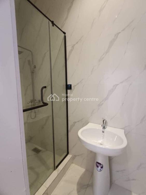 Magnificent 2 Bedroom Flat, 41, Hopevile Estate, Lekki Phase 2, Lekki, Lagos, Flat / Apartment for Rent