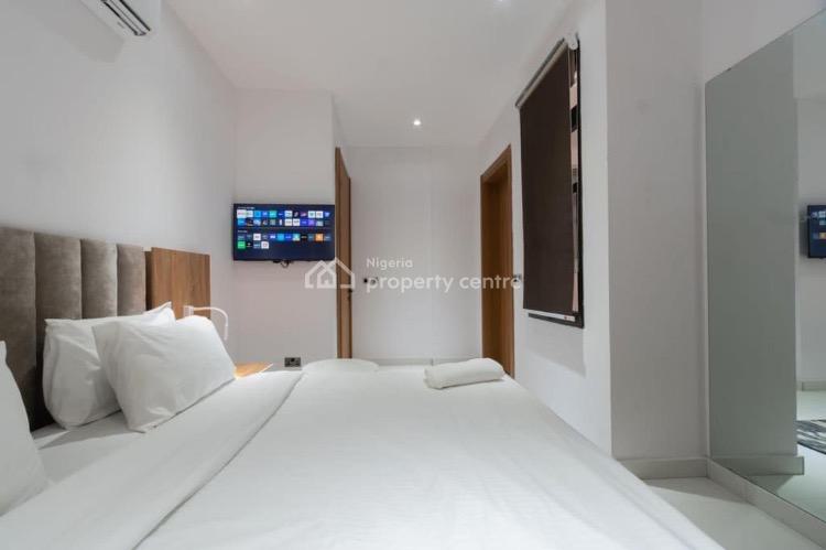 Luxury 2 Bedrooms with Swimming Pool, Gym and, Lekki Phase 1, Lekki, Lagos, Flat / Apartment Short Let