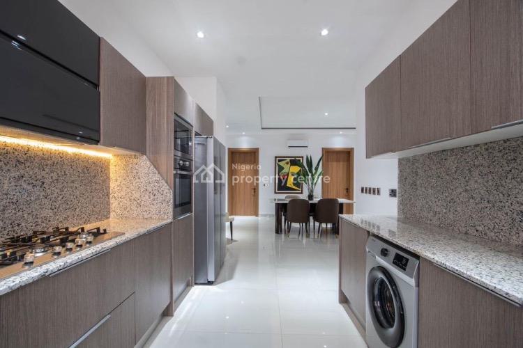 Luxury 2 Bedroom Apartment with Swimming Pool, Gym and Rooftop, Lekki Phase 1, Lekki, Lagos, Flat / Apartment Short Let