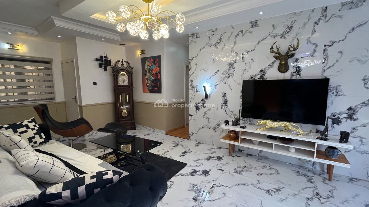 Luxury Two Bedrooms Apartment Well Furnished, All Rooms En-suite, No. 8c, Olukole Close, Off Ajao Street, Olufemi Road, Ogunlana, Surulere, Lagos, Flat / Apartment Short Let