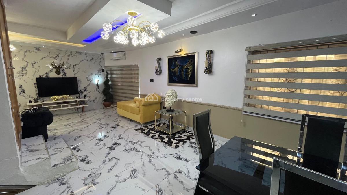 Luxury Two Bedrooms Apartment Well Furnished, All Rooms En-suite, No. 8c, Olukole Close, Off Ajao Street, Olufemi Road, Ogunlana, Surulere, Lagos, Flat / Apartment Short Let