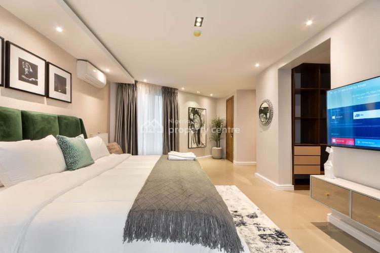 Luxury 2 Bedroom Apartment with Ps5 Game, Pool, Rooftop, Balcony & Gym, Periwrinkle Estate, Lekki Phase 1, Lekki, Lagos, Flat / Apartment Short Let