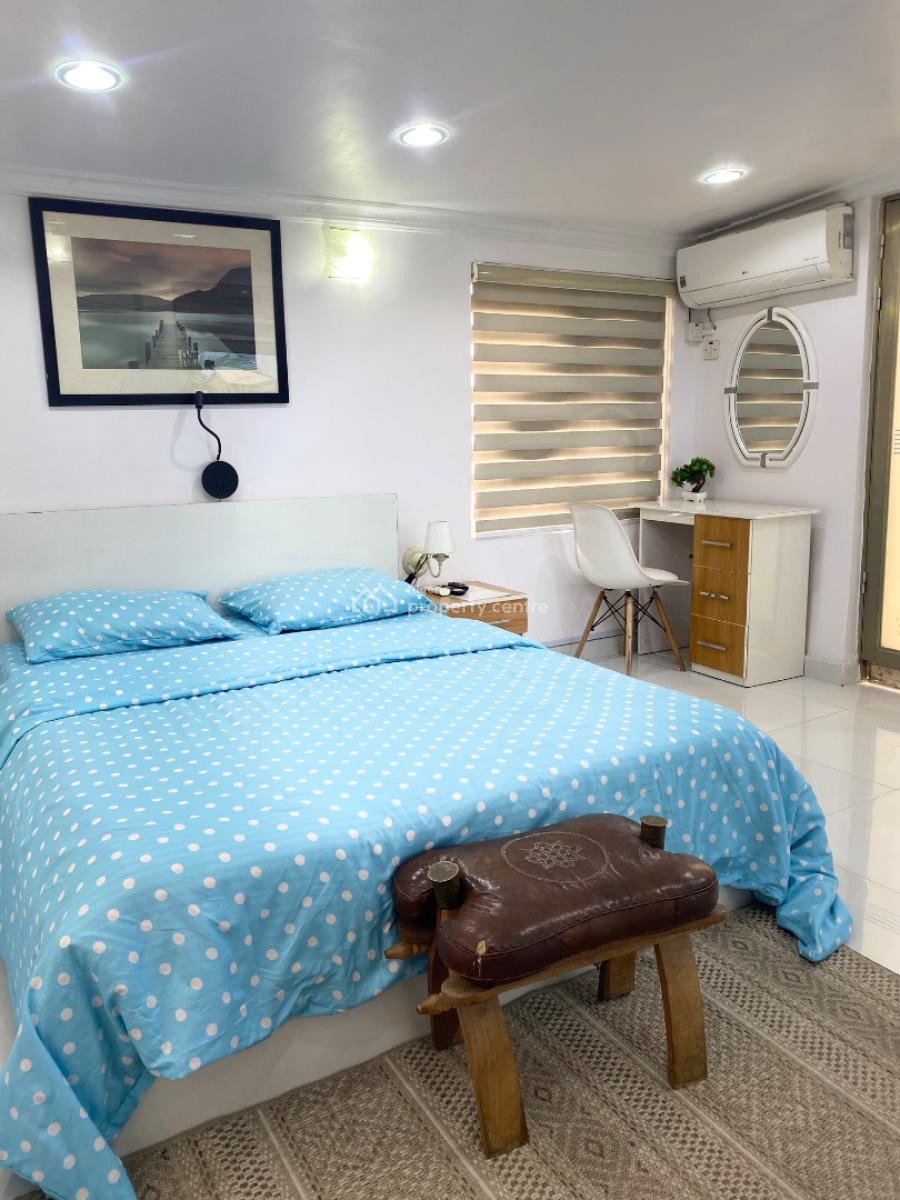 Luxury 1 Bedroom Penthouse Apartment, 8c Olukole Close, Off Ajao Street, Olufemi Road, Ogunlana, Surulere, Lagos, Mini Flat (room and Parlour) Short Let