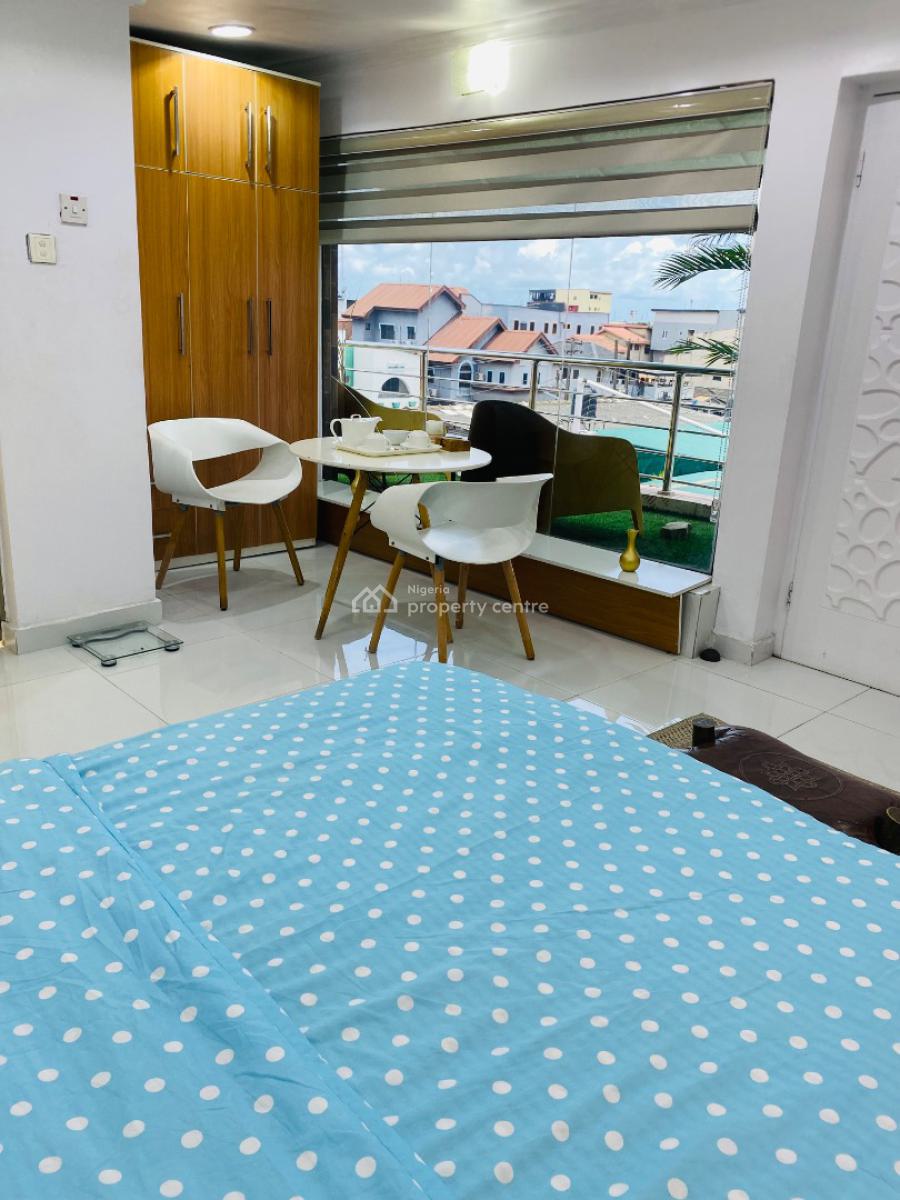 Luxury 1 Bedroom Penthouse Apartment, 8c Olukole Close, Off Ajao Street, Olufemi Road, Ogunlana, Surulere, Lagos, Mini Flat (room and Parlour) Short Let