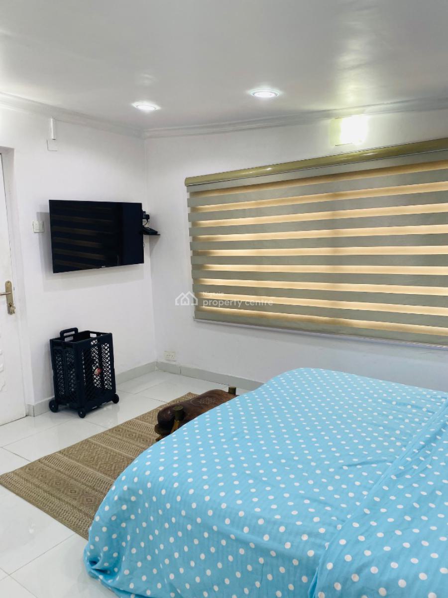 Luxury 1 Bedroom Penthouse Apartment, 8c Olukole Close, Off Ajao Street, Olufemi Road, Ogunlana, Surulere, Lagos, Mini Flat (room and Parlour) Short Let