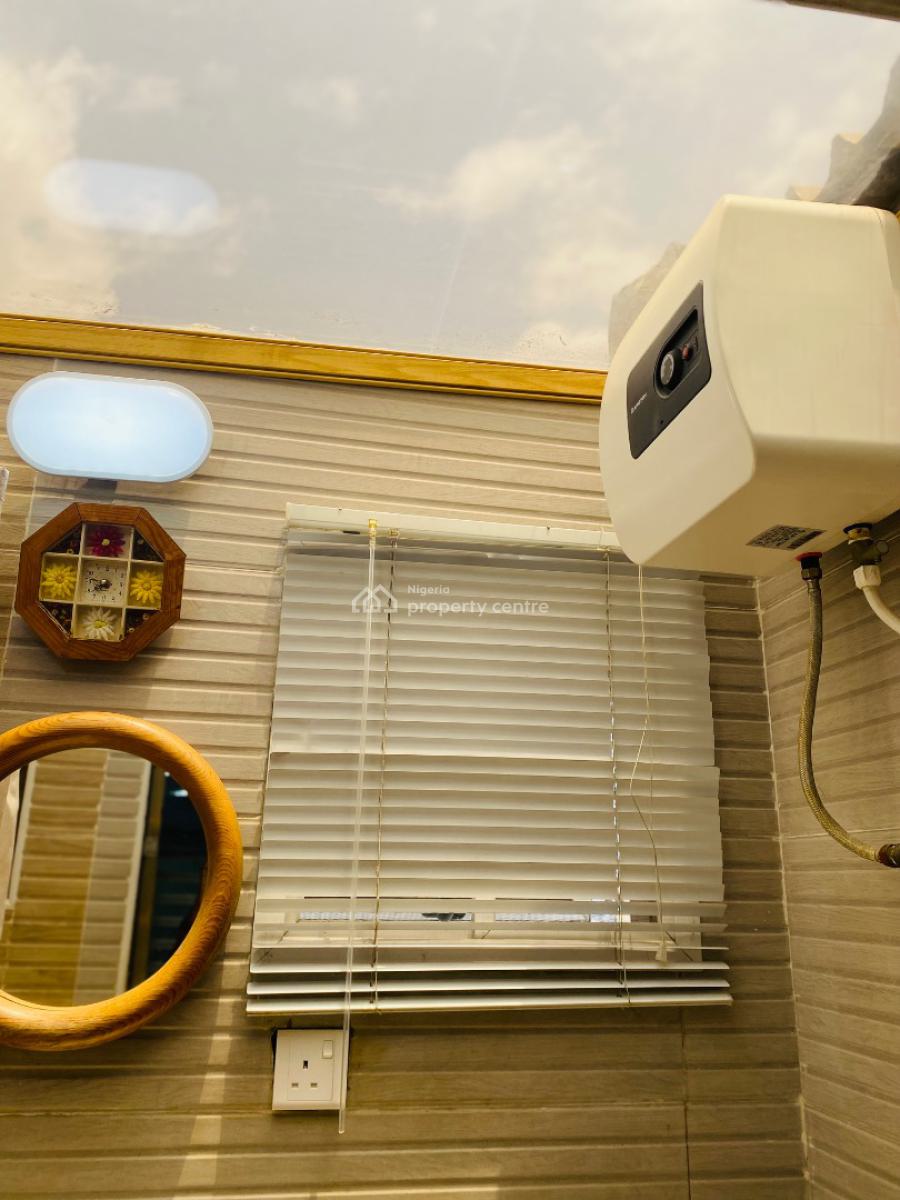 Luxury 1 Bedroom Penthouse Apartment, 8c Olukole Close, Off Ajao Street, Olufemi Road, Ogunlana, Surulere, Lagos, Mini Flat (room and Parlour) Short Let