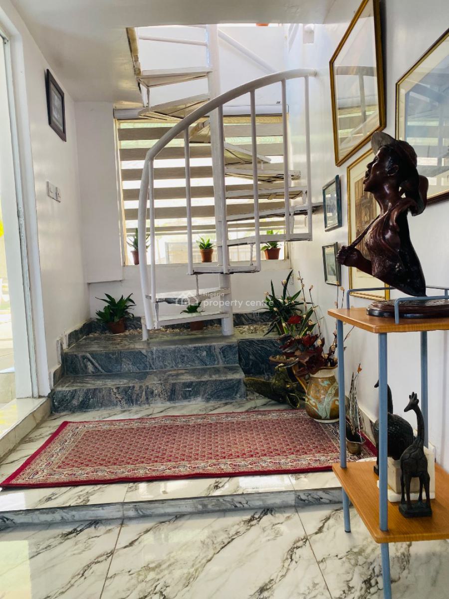 Luxury 1 Bedroom Penthouse Apartment, 8c Olukole Close, Off Ajao Street, Olufemi Road, Ogunlana, Surulere, Lagos, Mini Flat (room and Parlour) Short Let