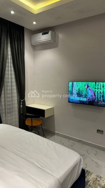 2 Bedrooms Smart Apartment, Lekki Phase 1, Lekki, Lagos, Flat / Apartment Short Let