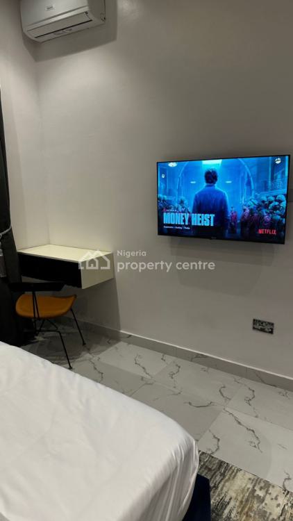 2 Bedrooms Smart Apartment, Lekki Phase 1, Lekki, Lagos, Flat / Apartment Short Let