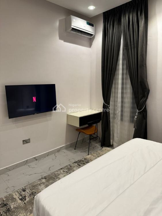 2 Bedrooms Smart Apartment, Lekki Phase 1, Lekki, Lagos, Flat / Apartment Short Let