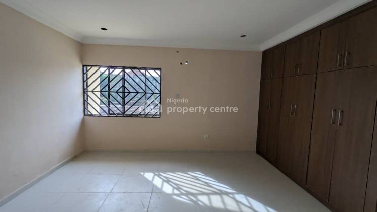 Well Renovated 5 Bedroom Fully Detached  with 3 Room Bq, Maitama District, Abuja, Detached Duplex for Rent