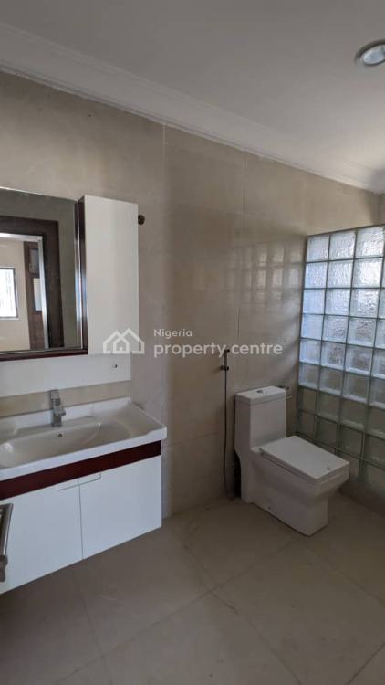 Well Renovated 5 Bedroom Fully Detached  with 3 Room Bq, Maitama District, Abuja, Detached Duplex for Rent