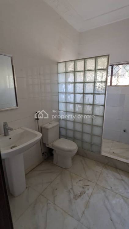 Well Renovated 5 Bedroom Fully Detached  with 3 Room Bq, Maitama District, Abuja, Detached Duplex for Rent
