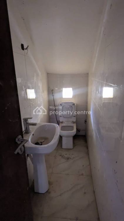 Well Renovated 5 Bedroom Fully Detached  with 3 Room Bq, Maitama District, Abuja, Detached Duplex for Rent