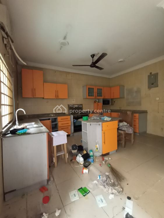 6 Bedrooms House, Off Mobil Road, Ilaje, Ajah, Lagos, Semi-detached Duplex for Sale