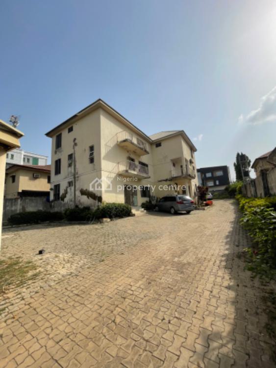 Lovely Located 1500sqm Land with a Old Building of Blocks of Flats, Mabushi, Abuja, Block of Flats for Sale