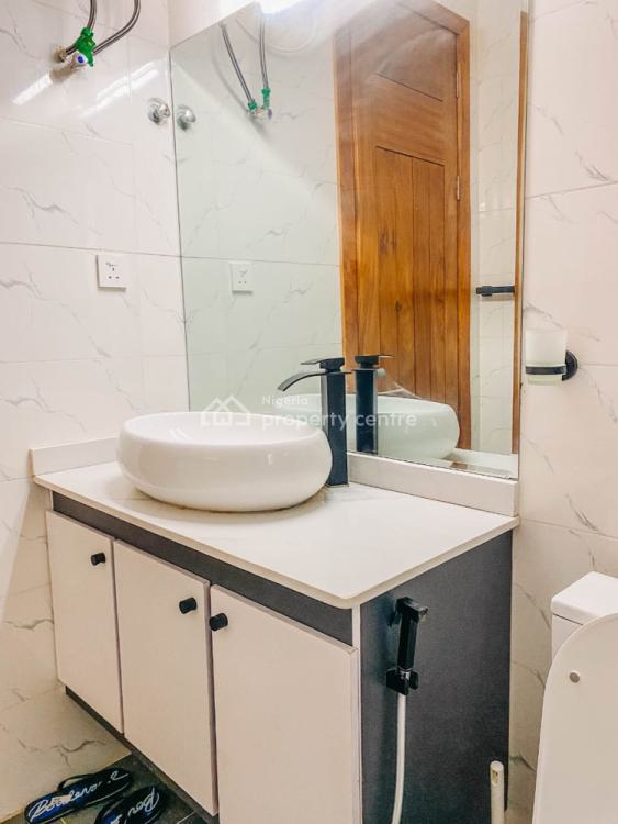 Luxury 2 Bedroom Apartment with Swimming Pool, Gym and Rooftop Lounge, Lekki Phase 1, Lekki, Lagos, Flat / Apartment Short Let