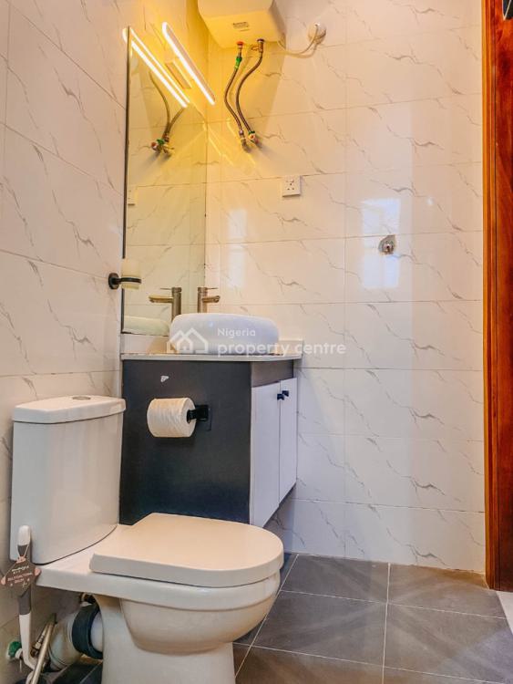 Luxury 2 Bedroom Apartment with Swimming Pool, Gym and Rooftop Lounge, Lekki Phase 1, Lekki, Lagos, Flat / Apartment Short Let