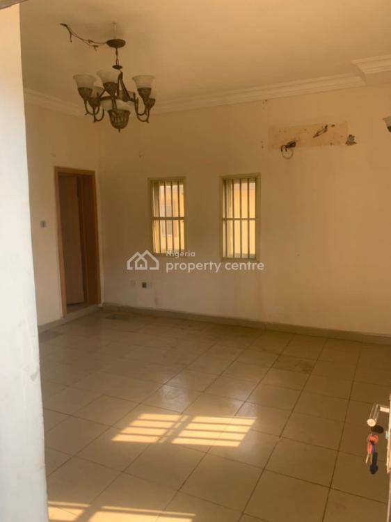 Spacious 2 Bedrooms Apartment, Osapa, Lekki, Lagos, Flat / Apartment for Rent