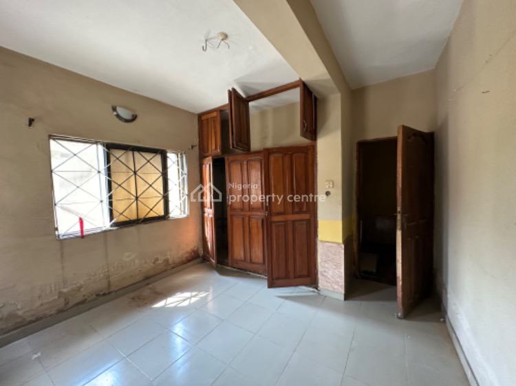 3 Bedrooms Flat, Off International Airport Road, Ajao Estate, Isolo, Lagos, Flat / Apartment for Rent