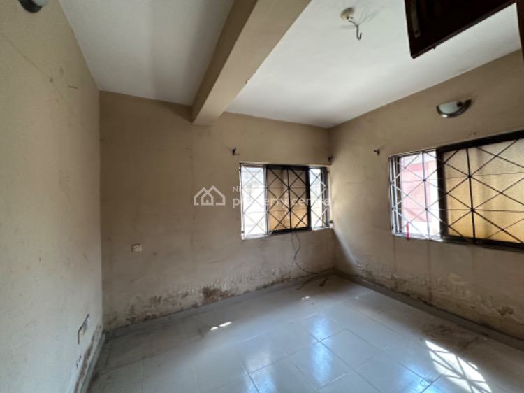 3 Bedrooms Flat, Off International Airport Road, Ajao Estate, Isolo, Lagos, Flat / Apartment for Rent