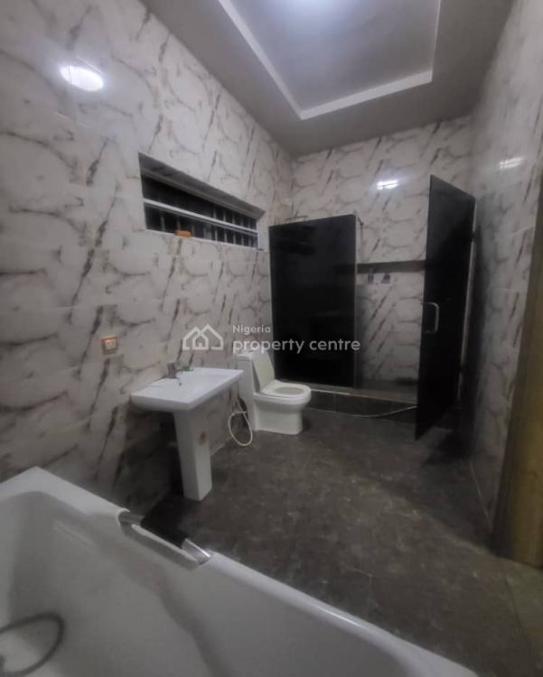 For Rent A Master's Bedroom In A Shared Apartment, Roxbury Estate