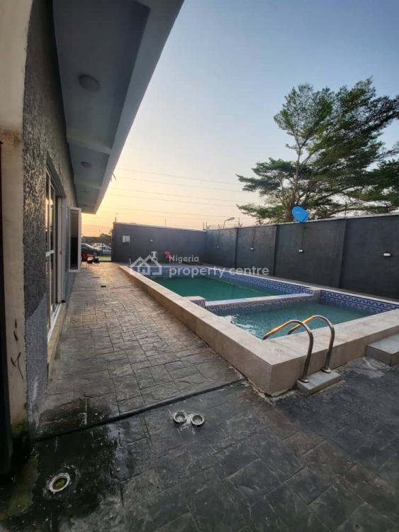 For Rent A Master's Bedroom In A Shared Apartment, Roxbury Estate