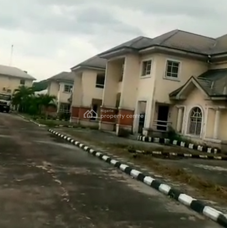 For Sale Renovetabile Mini Estate, Port Harcourt, Rivers 4 Beds