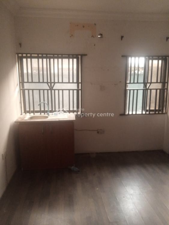 Self Contain, Off Omorinre, Lekki Phase 1, Lekki, Lagos, Self Contain (single Rooms) for Rent