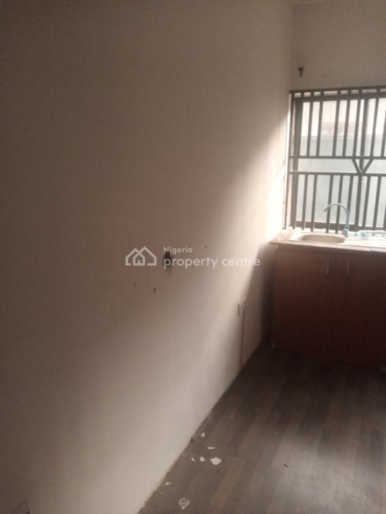 Self Contain, Off Omorinre, Lekki Phase 1, Lekki, Lagos, Self Contain (single Rooms) for Rent