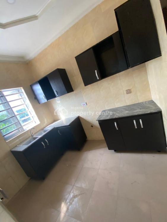 Standard 2 Bedroom Flat Available, Lekki Phase 2, Lekki, Lagos, Flat / Apartment for Rent