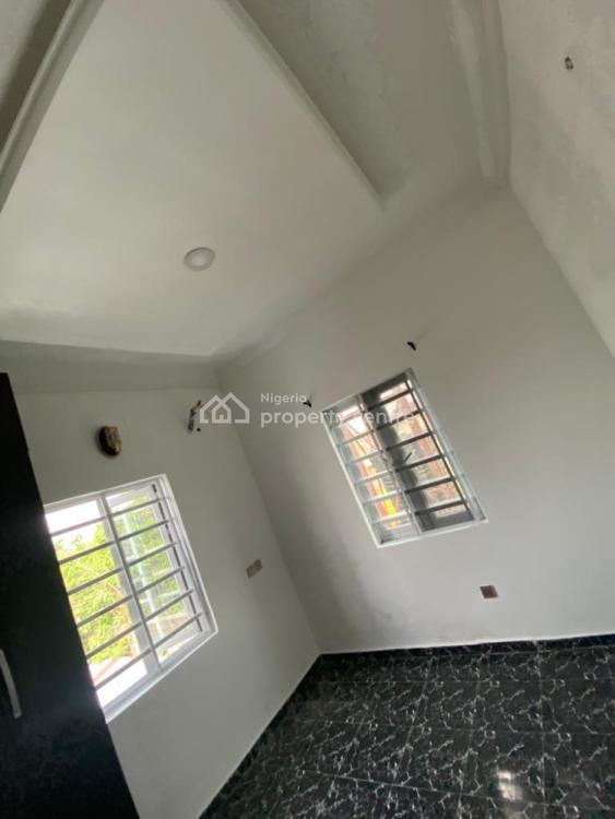 Standard 2 Bedroom Flat Available, Lekki Phase 2, Lekki, Lagos, Flat / Apartment for Rent
