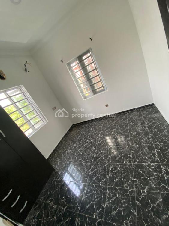 Standard 2 Bedroom Flat Available, Lekki Phase 2, Lekki, Lagos, Flat / Apartment for Rent