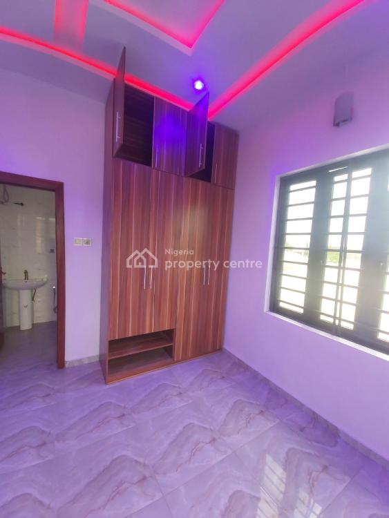 Standard 2 Bedroom Flat Available, Lekki Phase 2, Lekki, Lagos, Flat / Apartment for Rent