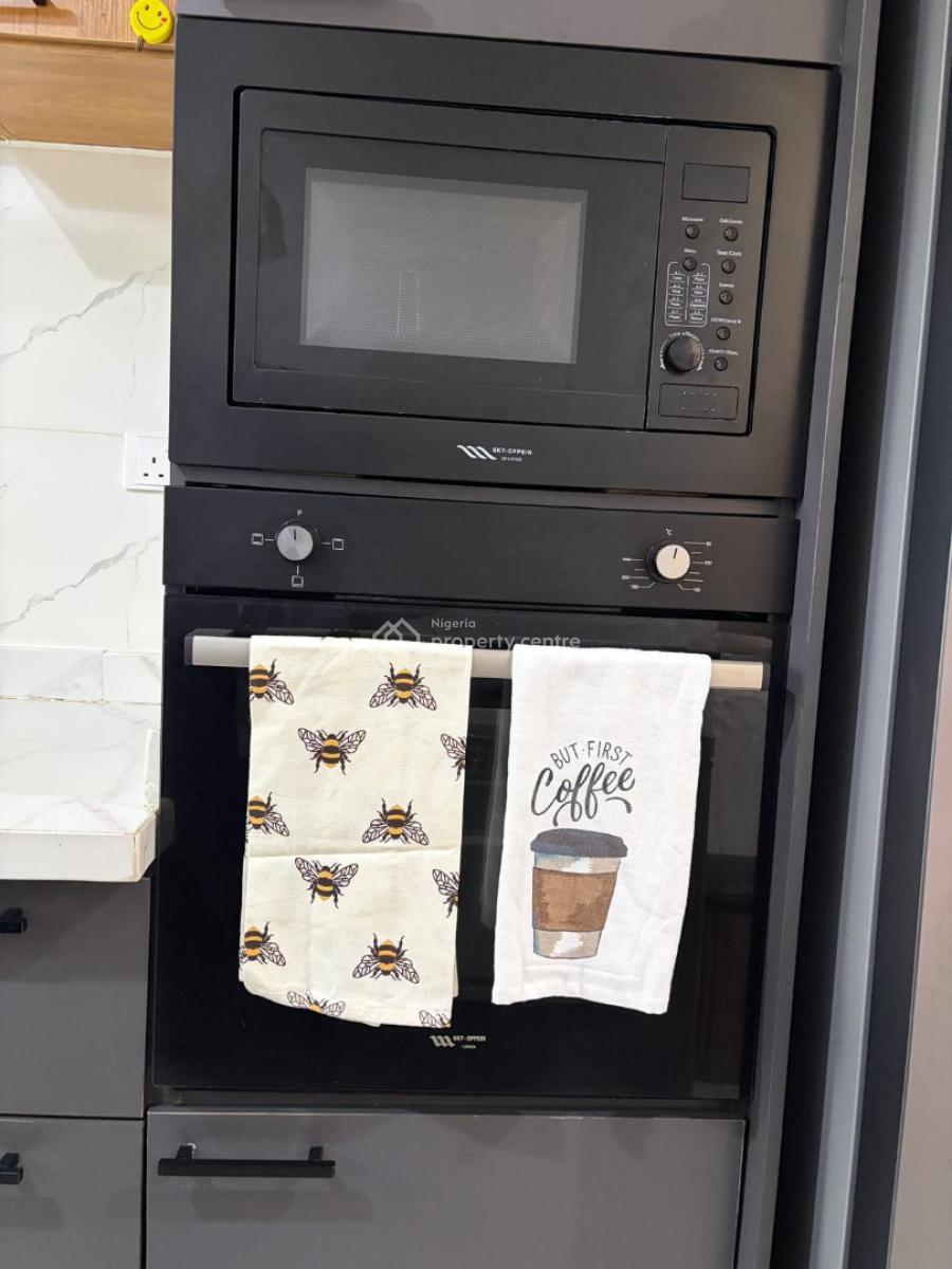 2 Bedrooms ( Very Clean), Lekky County, Ikota, Lekki, Lagos, Flat / Apartment Short Let