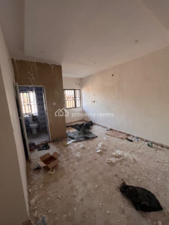 For Rent Luxury 2 Bedroom Flat, Off Olaniyi, New OkoOba, Agege, Lagos